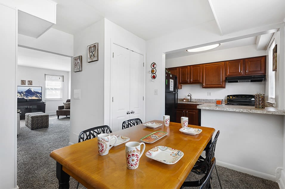 Apartments for Rent in Towson, MD Donnybrook Apartments Photos